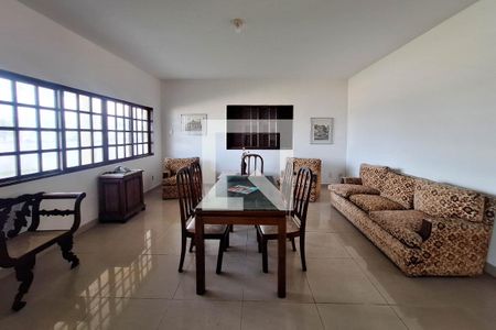 Sala 1 de casa à venda com 4 quartos, 650m² em Piratininga, Niterói