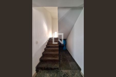 Corredor de casa à venda com 4 quartos, 650m² em Piratininga, Niterói