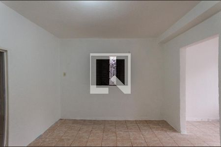 Quarto de casa para alugar com 1 quarto, 40m² em Parque Maria Domitila, São Paulo