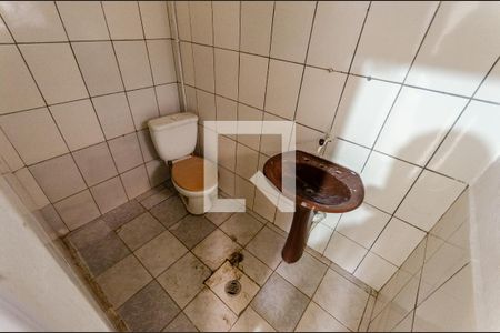 Banheiro de casa para alugar com 1 quarto, 40m² em Parque Maria Domitila, São Paulo