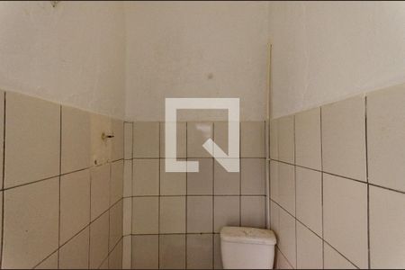 Banheiro de casa para alugar com 1 quarto, 40m² em Parque Maria Domitila, São Paulo