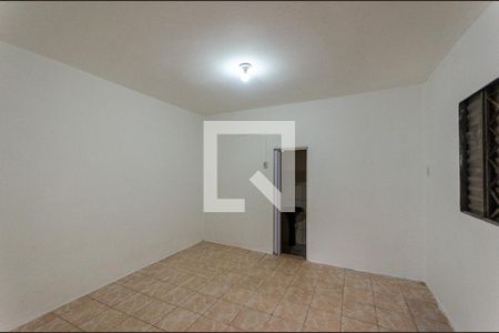 Quarto de casa para alugar com 1 quarto, 40m² em Parque Maria Domitila, São Paulo