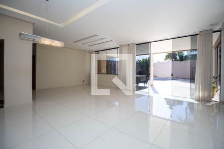 Sala 1 de casa de condomínio para alugar com 5 quartos, 1000m² em Sh Contagem, Brasília