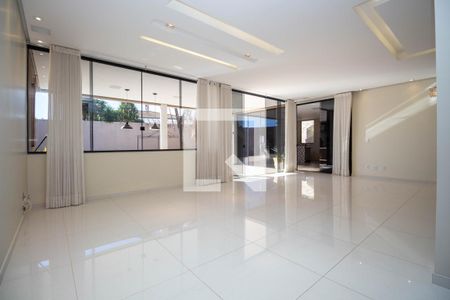 Sala 1 de casa de condomínio para alugar com 5 quartos, 1000m² em Sh Contagem, Brasília