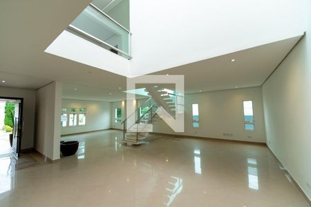 Sala de casa de condomínio para alugar com 6 quartos, 550m² em Residencial Morada dos Lagos, Barueri