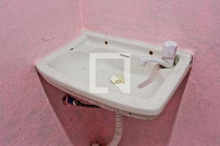 Banheiro de kitnet/studio para alugar com 1 quarto, 35m² em Sítio Morro Grande, São Paulo