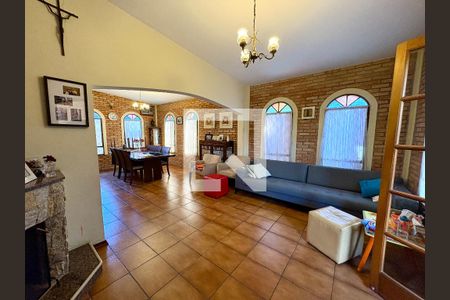 Sala de casa à venda com 3 quartos, 180m² em Santo Antonio, Jundiaí