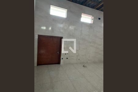 Casa à venda com 4 quartos, 230m² em Jardim Ocara, Santo André