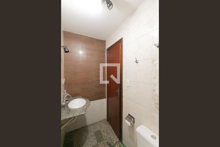 Banheiro de casa de condomínio à venda com 3 quartos, 180m² em Paquetá, Belo Horizonte