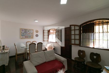 Sala de casa de condomínio à venda com 3 quartos, 180m² em Paquetá, Belo Horizonte