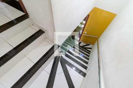 Escada de casa à venda com 4 quartos, 138m² em Santa Terezinha, Belo Horizonte