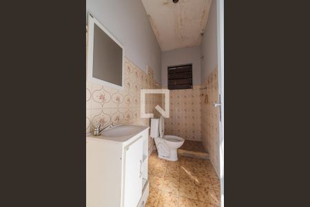 Banheiro de casa à venda com 1 quarto, 833m² em São José, Porto Alegre