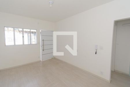 Sala de casa para alugar com 3 quartos, 240m² em Araguaia, Belo Horizonte