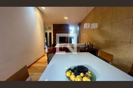 Sala de casa à venda com 5 quartos, 192m² em Paraíso, Belo Horizonte