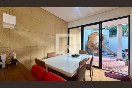 Sala de casa à venda com 5 quartos, 192m² em Paraíso, Belo Horizonte