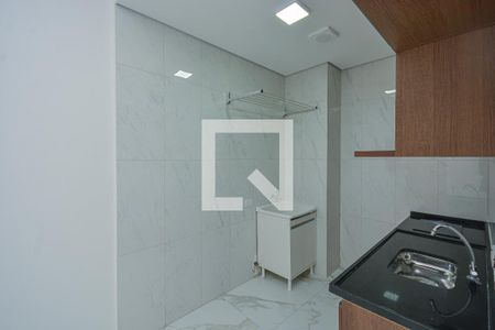 Cozinha e Área de Serviço de apartamento para alugar com 1 quarto, 26m² em Jardim Sabara, São Paulo