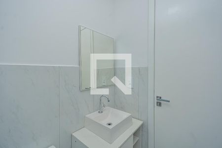 Banheiro de apartamento para alugar com 1 quarto, 26m² em Jardim Sabara, São Paulo