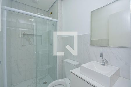 Banheiro de apartamento para alugar com 1 quarto, 26m² em Jardim Sabara, São Paulo