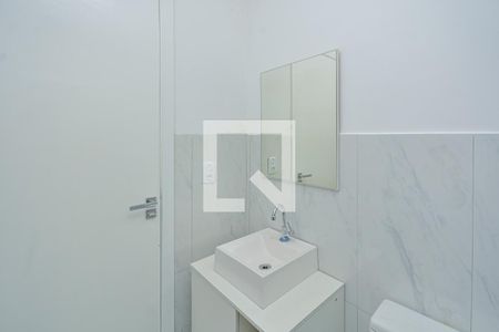 Banheiro de apartamento para alugar com 1 quarto, 29m² em Jardim Sabara, São Paulo