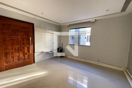 Sala de casa para alugar com 2 quartos, 100m² em Vila Leopoldina, Duque de Caxias