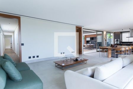 Sala de TV de casa de condomínio à venda com 4 quartos, 548m² em Jardim Serrano, Nova Lima