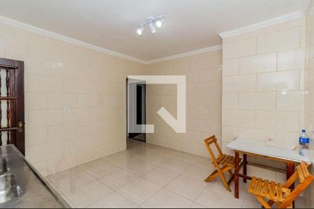 Casa à venda com 6 quartos, 250m² em Jardim Regis, São Paulo