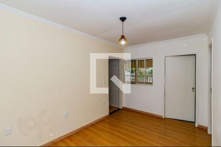 Casa à venda com 6 quartos, 250m² em Jardim Regis, São Paulo