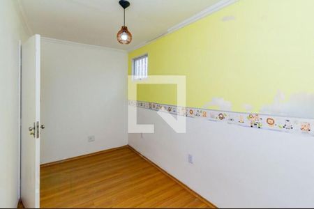 Casa à venda com 6 quartos, 250m² em Jardim Regis, São Paulo