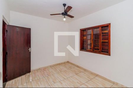 Casa à venda com 6 quartos, 250m² em Jardim Regis, São Paulo