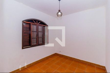 Casa à venda com 6 quartos, 250m² em Jardim Regis, São Paulo