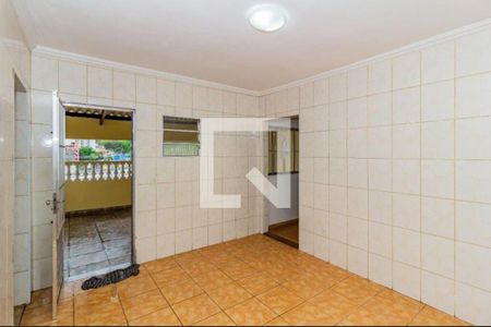 Casa à venda com 6 quartos, 250m² em Jardim Regis, São Paulo