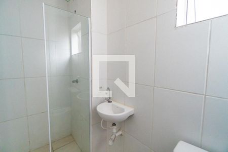 Banheiro de kitnet/studio para alugar com 1 quarto, 25m² em Vila Mira, São Paulo