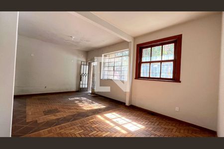 Casa à venda com 5 quartos, 185m² em Santo Antônio, Belo Horizonte