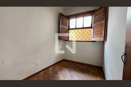 Casa à venda com 5 quartos, 185m² em Santo Antônio, Belo Horizonte