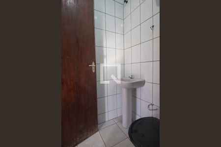 Banheiro de casa para alugar com 1 quarto, 43m² em Colubandê, São Gonçalo