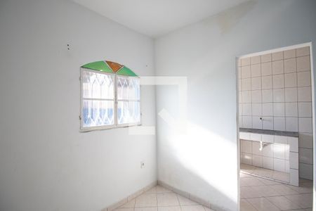 Sala de casa para alugar com 1 quarto, 43m² em Colubandê, São Gonçalo