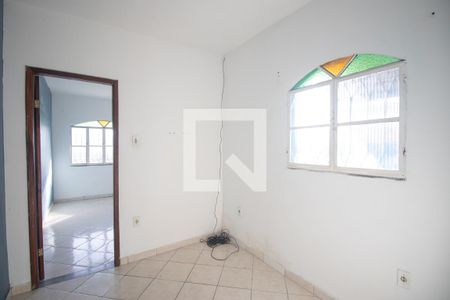 Sala de casa para alugar com 1 quarto, 43m² em Colubandê, São Gonçalo