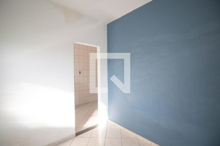 Sala de casa para alugar com 1 quarto, 43m² em Colubandê, São Gonçalo