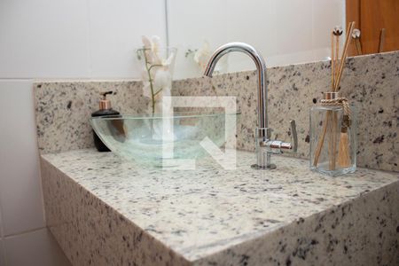 Lavabo de apartamento à venda com 3 quartos, 150m² em Cachoeirinha, Belo Horizonte