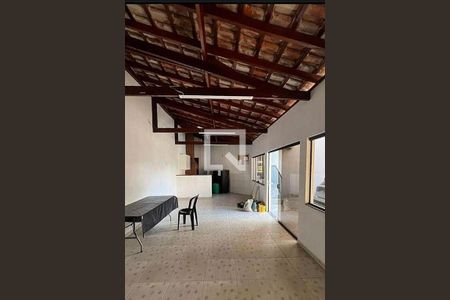 Casa à venda com 2 quartos, 115m² em Vila Ivone, São Paulo