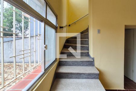 Escada de casa à venda com 3 quartos, 182m² em Jardim Olavo Bilac, São Bernardo do Campo