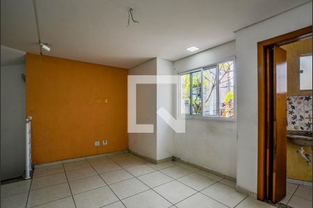 Sala de casa para alugar com 2 quartos, 113m² em Vila Assunção, Santo André