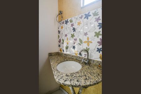 Lavabo de casa para alugar com 2 quartos, 113m² em Vila Assunção, Santo André