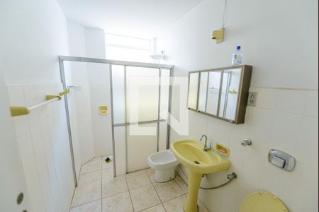 Banheiro da Suíte de apartamento para alugar com 1 quarto, 46m² em Centro, Taubaté