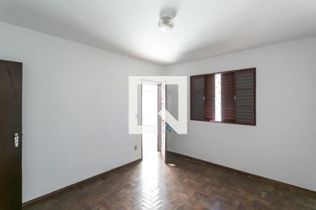 Casa à venda com 8 quartos, 180m² em Lagoinha, Belo Horizonte