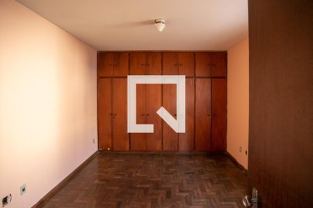 Casa à venda com 8 quartos, 180m² em Lagoinha, Belo Horizonte