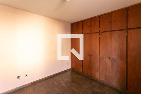 Casa à venda com 8 quartos, 180m² em Lagoinha, Belo Horizonte