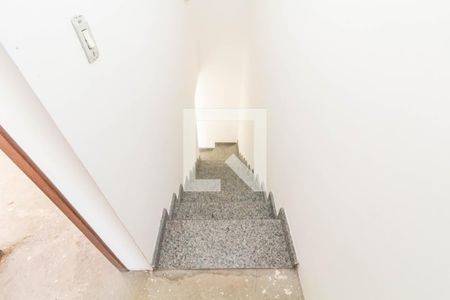 Escada de casa de condomínio à venda com 2 quartos, 101m² em Vila Carmosina, São Paulo