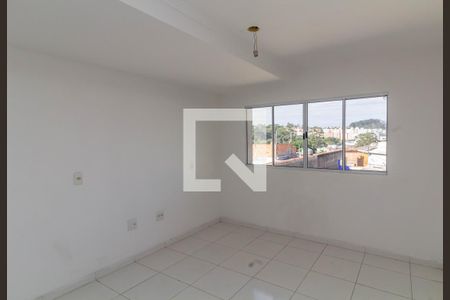 Sala de casa de condomínio à venda com 2 quartos, 101m² em Vila Carmosina, São Paulo