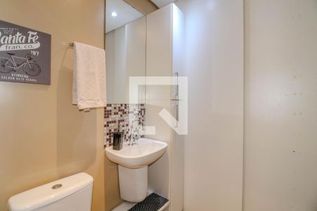 Banheiro de kitnet/studio à venda com 1 quarto, 33m² em Floresta, Porto Alegre